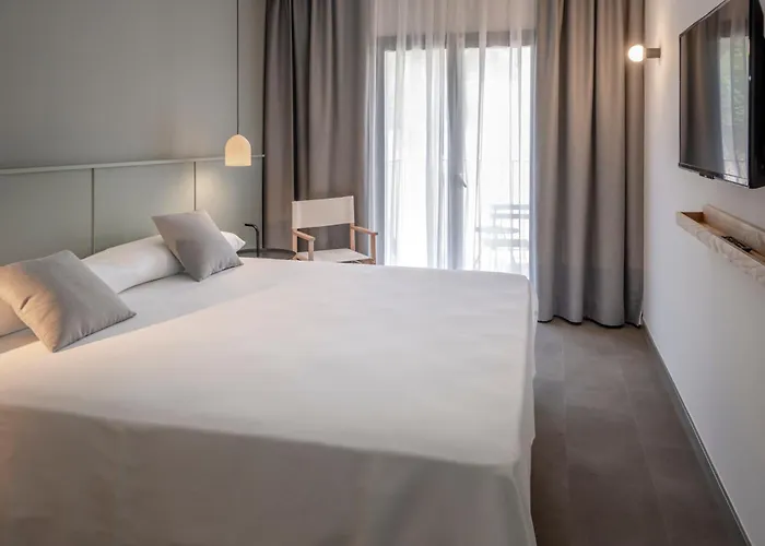 Ght Miratge - Only Adults 18 And Up 4*