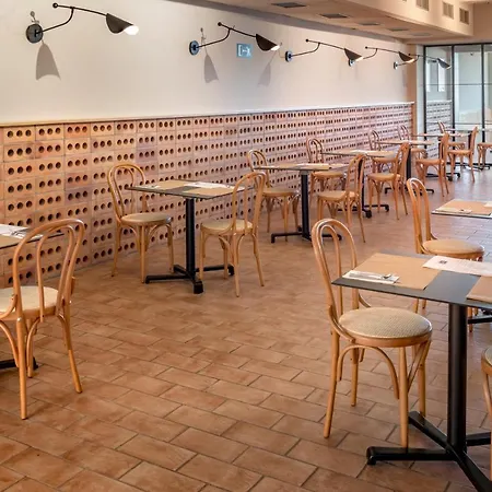 Ght Miratge - Only Adults 18 And Up