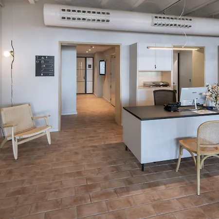 Ght Miratge - Only Adults 18 And Up