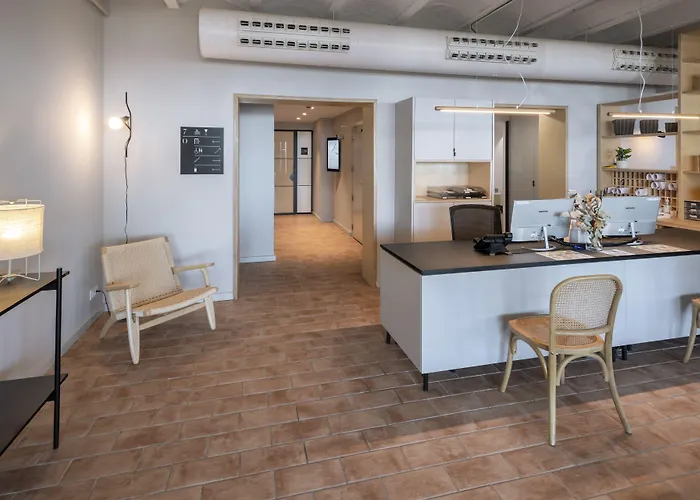 Ght Miratge - Only Adults 18 And Up