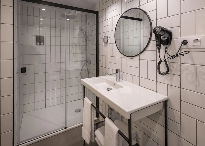 Ght Miratge - Only Adults 18 And Up 4*